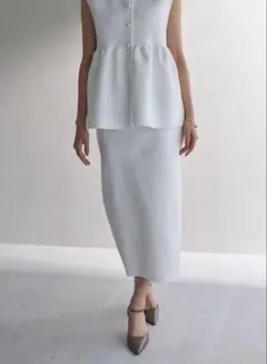 ONWARD UNFILO 白　ニットＩラインスカート