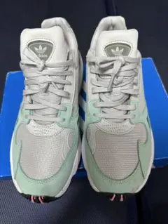 adidas Falcon（ファルコン） スニーカー 27cm