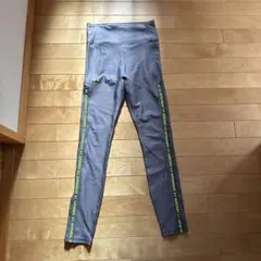 Under Armour グレー レギンス