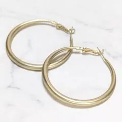 ゴールド 大きめフープピアス フック式
