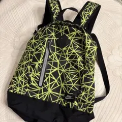 NIKEキッズ用軽量リュックサック　蛍光黄色×黒