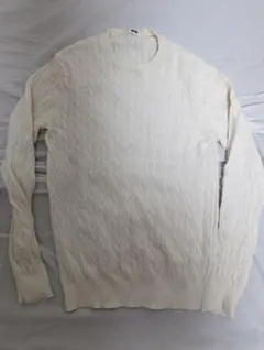 ユニクロ　ケーブルニット