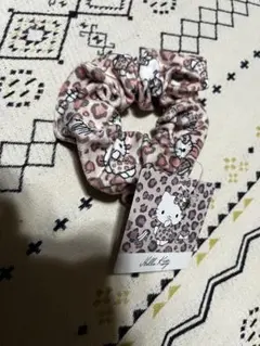 新品　サンリオ　ハローキティ　シュシュヘアゴムヘアアクセサリーレオパードヒョウ柄