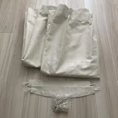 ニトリ　カーテン　リラ　アイボリー　100×210×2枚　タッセルとフック付きのサムネイル