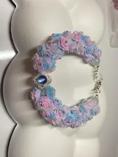 ハンドメイド ピンクと青の花ブレスレット バラ 満開