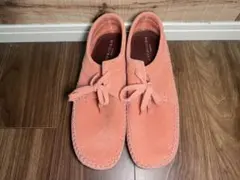 Clarks ワラビー スエード ピンク モカシン - メルカリ