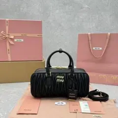 miu miu マテラッセ ショルダーバッグのサムネイル