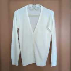 ホワイト Vネック 長袖カーディガン gu Mサイズ