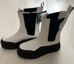 新品タグ付き☆GYDA✖️PUMA メイズスタックチェルシー　ブーツ　WEB限定