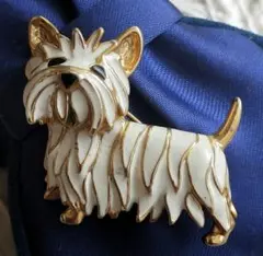 CABOUCHON テリア犬 ブローチ アイボリー ゴールドカラー エナメル