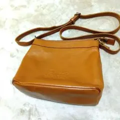 Dakota キャメル レザーショルダーバッグ