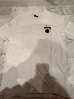 Stussy ホワイト Tシャツ 8ボールデザイン