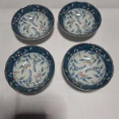 ①青と白の花模様 陶磁器皿 　小鉢　4個セット