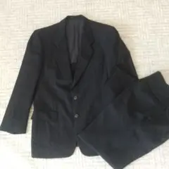 ブラック寄りの濃紺 スーツ ジャケットとパンツセット