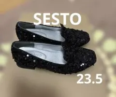 SESTO きらめくローヒールローファーパンプス