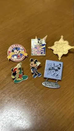 東京ディズニーランド 2001年 カウントダウン ピンバッジ セット
