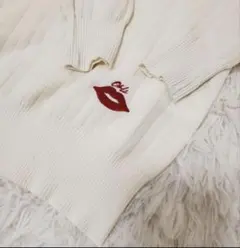 OBLI オブリ リップ刺繍 リブニット ホワイトのサムネイル