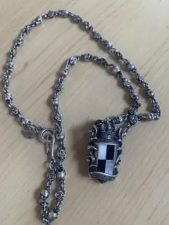 Justin Davis 王冠付きペンダントネックレス　50