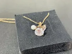 クリスタルとパールのゴールドネックレス
