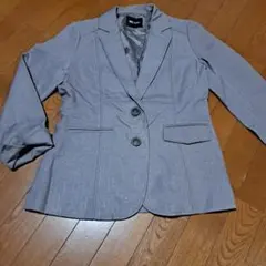 グレー テーラードジャケット 2つボタン