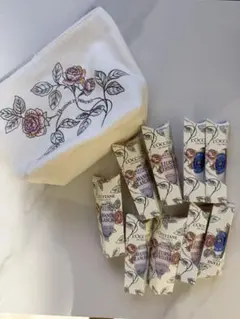 新品⭐︎ロクシタン　ポーチ＆ハンドクリーム9本セット