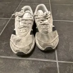 ミ*ス様 adidas ランニングシューズ ホワイト/ブラック