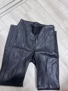 ZARA 黒レザー ハイウエストパンツ