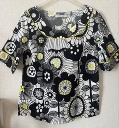 麗*!様 美品 marimekko マリメッコ 花柄ブラウス 半袖 36 モノトのサムネイル