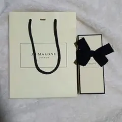 Jo Malone ショッパー ギフトBOX クリーム色 黒リボン付き