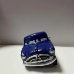 カーズ 肩ズンFig. ドック・ハドソン ガチャ ミニブック付き