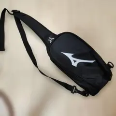 MIZUNOミズノ ボディバッグ ショルダー　ブラック　メンズ　黒のサムネイル