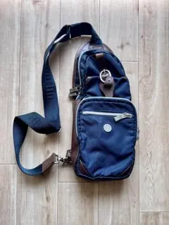 ネイビー/ブラウン スリングバッグ