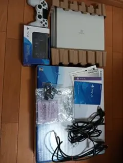 PlayStation 4 本体 ホワイト　CUH-2200A 500GB