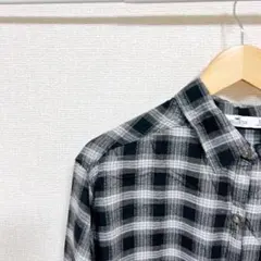 チェック柄長袖シャツ ブラック・ホワイト　Sサイズ