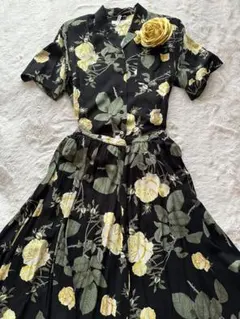 インゲボルグ　今年発売の定価31,900円コサージュ付きカーディガンです❣️ インゲボルグ 今年夏発売の定価31,900円コサージュ付き