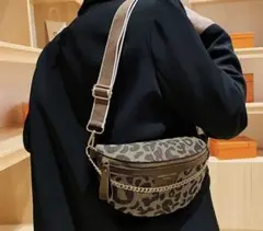 レオパード　ボディー バッグ