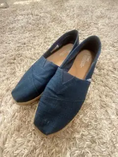 TOMS ネイビー スリッポン　28.5