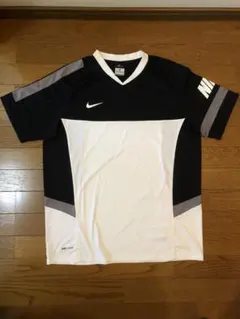 美品　Nike DRI-FIT VネックTシャツ XLサイズ 黒/白