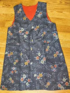 絣の生地　花柄Vネックノースリーブエプロン ワンピース 着物リメイク