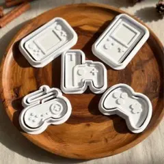 レトロゲームモチーフ クッキー型5個セット コントローラー 製菓［当日発送可能］