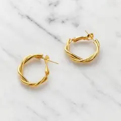 【新品・最高級】海外で大人気✨大ぶりフープイヤリング✨ゴールド　レディース