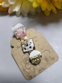 華やかなデザインのヘアクリップ