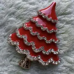 真っ赤なクリスマスツリー　ブローチ　ヴィンテージ調　パーティ　プレゼント