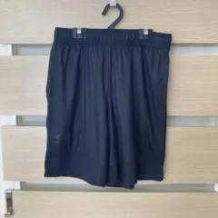 本日価格！アンダーアーマー　メンズ　アイソチル　ハーフパンツ