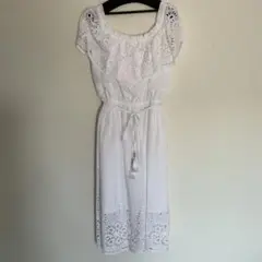 31Sonsdemode♡ オフショルダー刺繍フリル白ワンピース　38サイズ