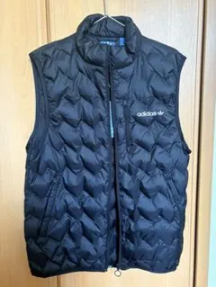 adidas ベストLサイズ