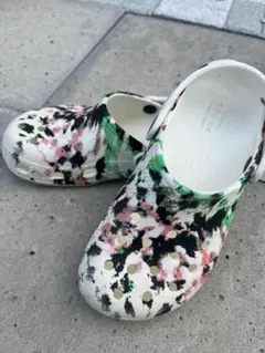Crocs フラワーパターン サンダル C 12【18.5cm】