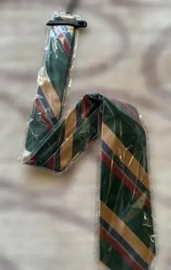 POLO のレジメン柄ネクタイ：クリーニング済み