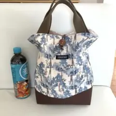 ハンドメイドトートバッグ、パッチワーク風、持ち手の付け方がオシャレ　　　森と動物