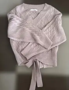 CECIL McBEE ピンク Vネックニット　バックリボン